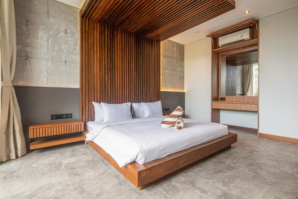 Modern 4BR Canggu Retreat Just 8mins to the Beach Villa in North Kuta