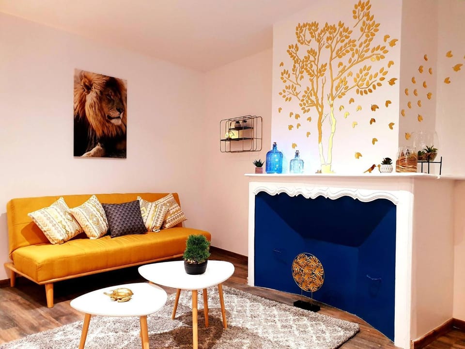 Communal lounge/ TV room, Living room