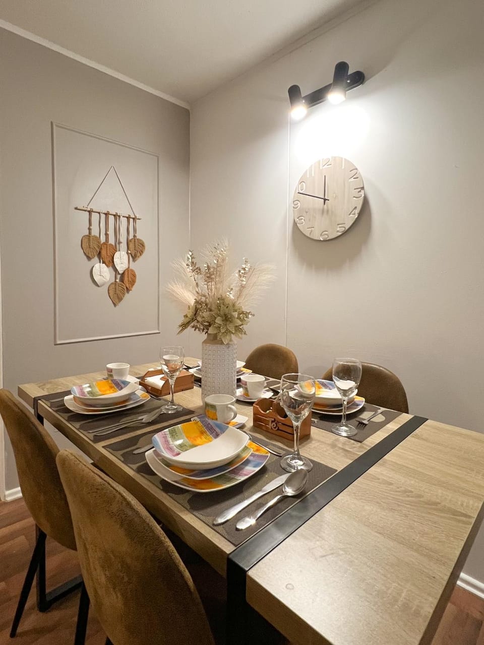 Living room, Food and drinks, Continental breakfast