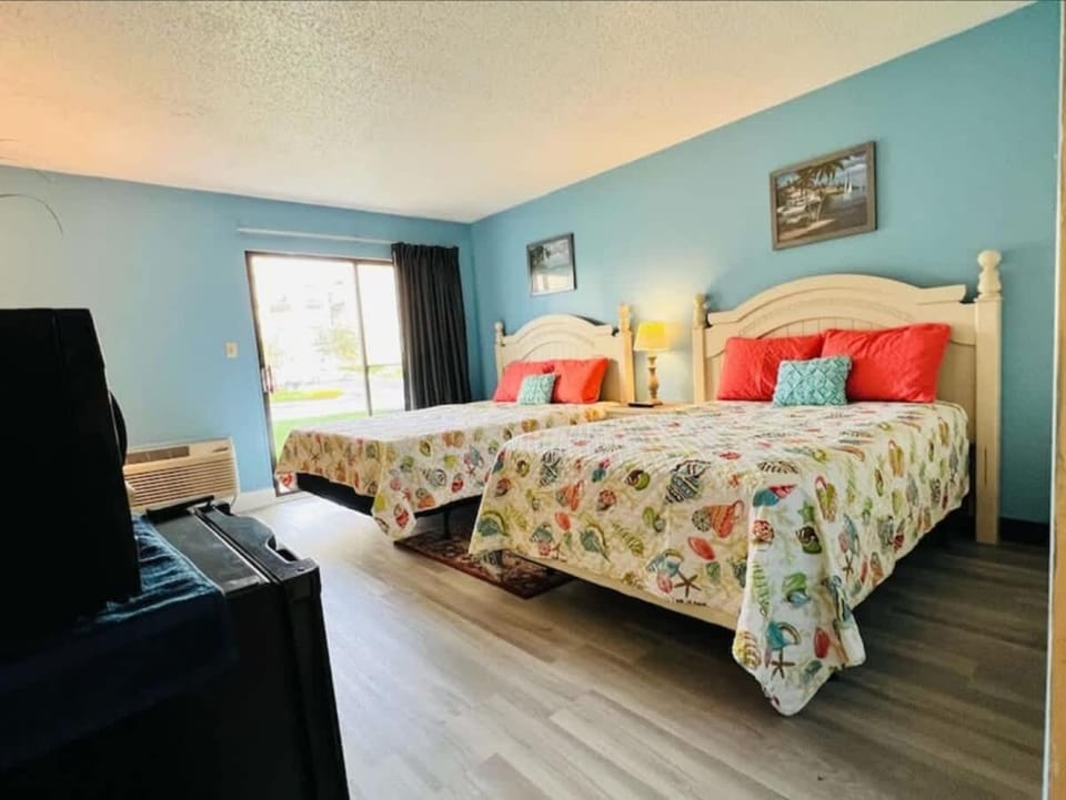 Cozy Beach Condo Pool Sm Dogs ok D19 House in Myrtle Beach