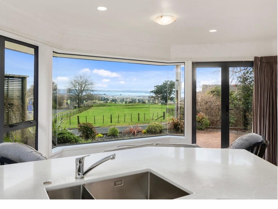 3 bedroom home Tranquil Views House in Rotorua