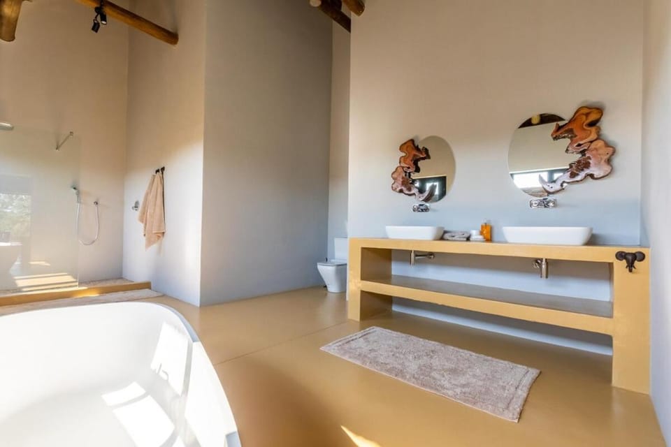 Bathroom, Photo of the whole room, Bedroom, Bath, towels