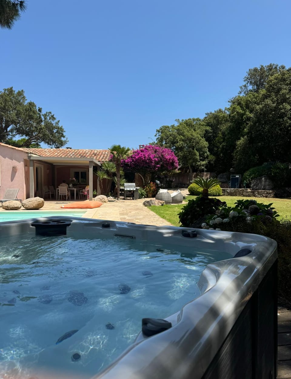 Garden, Garden, Hot Tub, Hot Tub