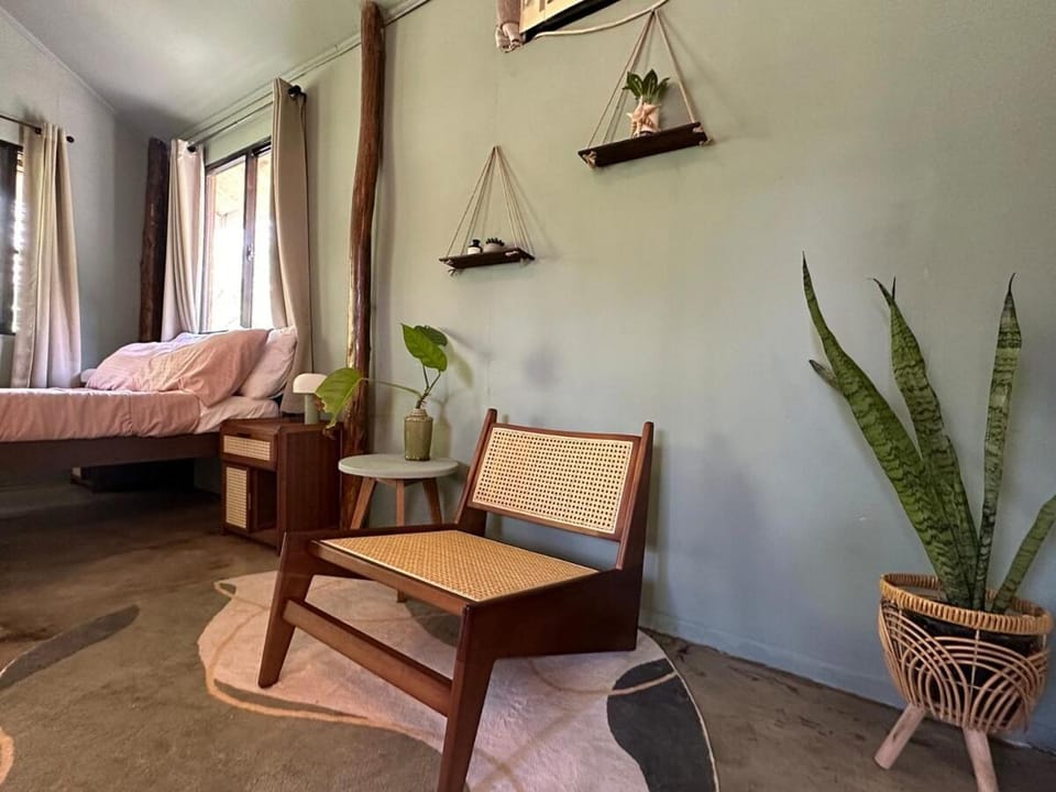 Cozy local style house only 1 min to the beach House in General Luna