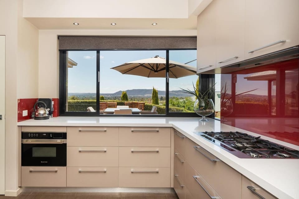 Kitchen or kitchenette, Other, Mountain view, stove