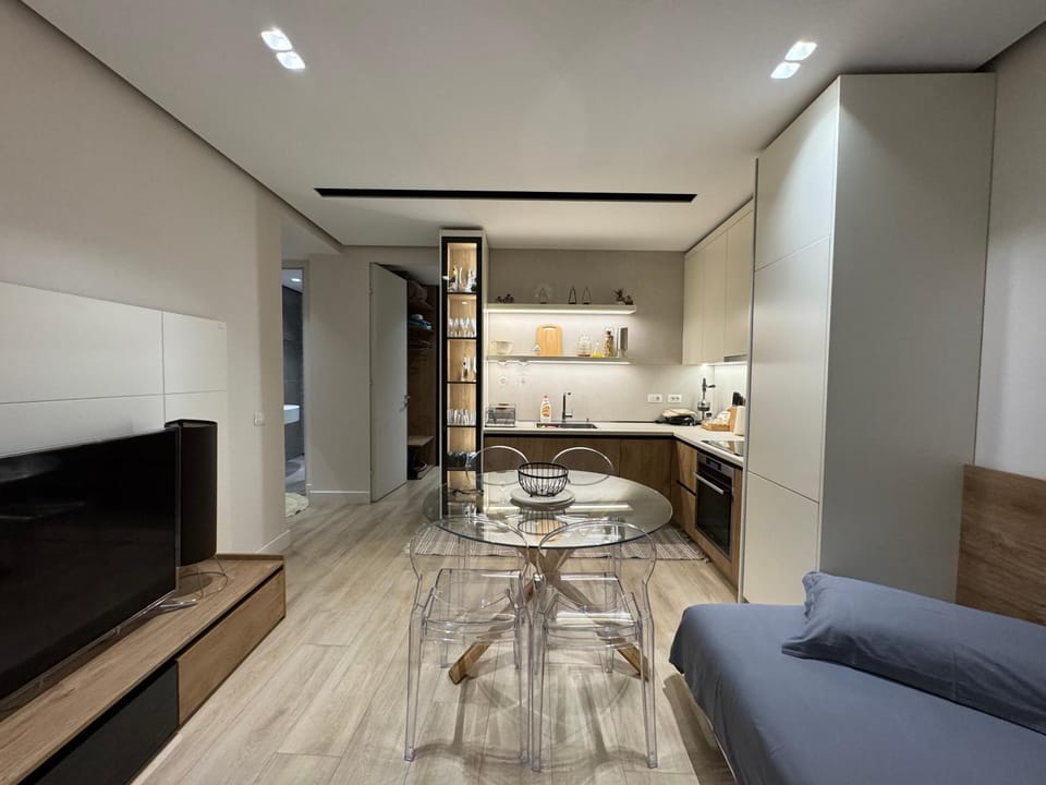 Kitchen or kitchenette, Living room