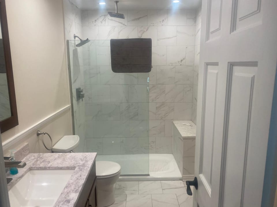 Shower, Bathroom, towels