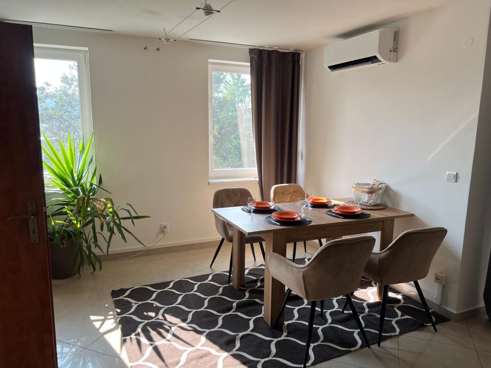 Stylish Stay Prešov, Panoramic View & parking Apartment in Slovakia