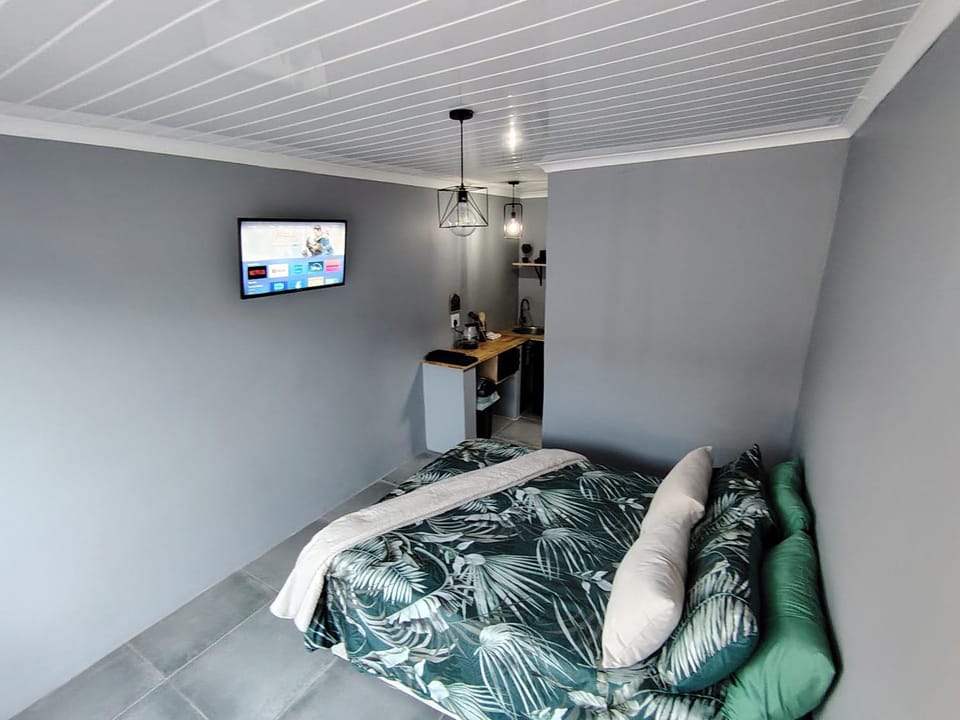 284 On Circular 4 Apartment in Port Elizabeth