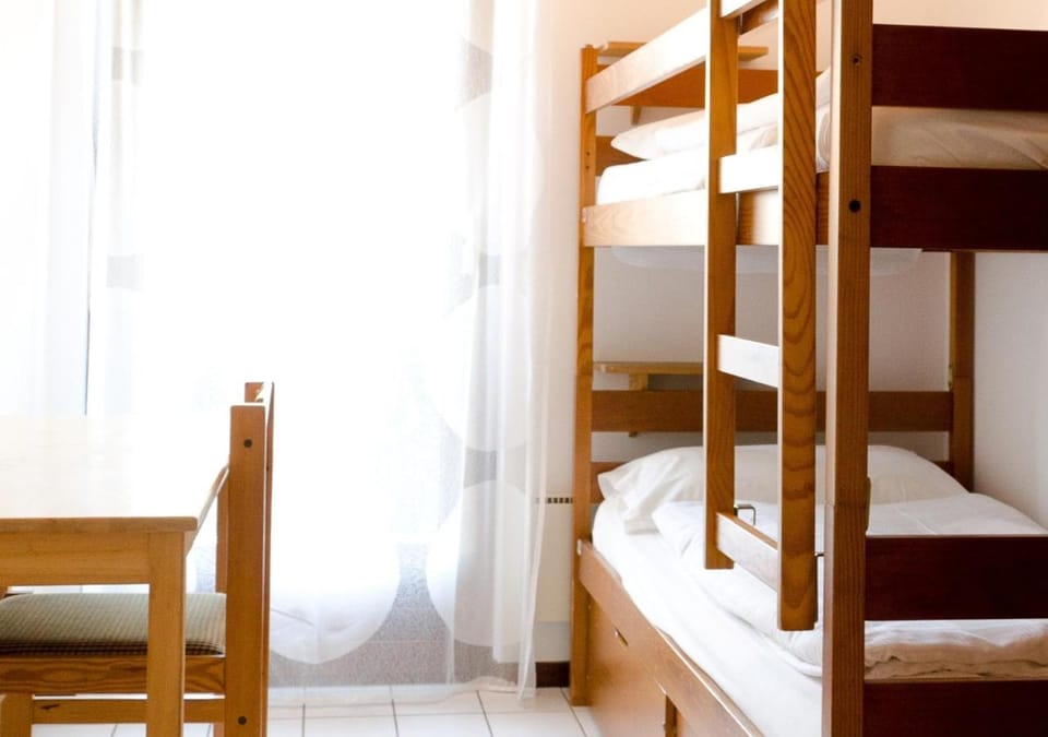Bed, Bedroom, bunk bed