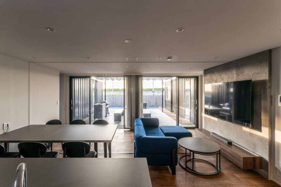 TV and multimedia, Living room, Dining area