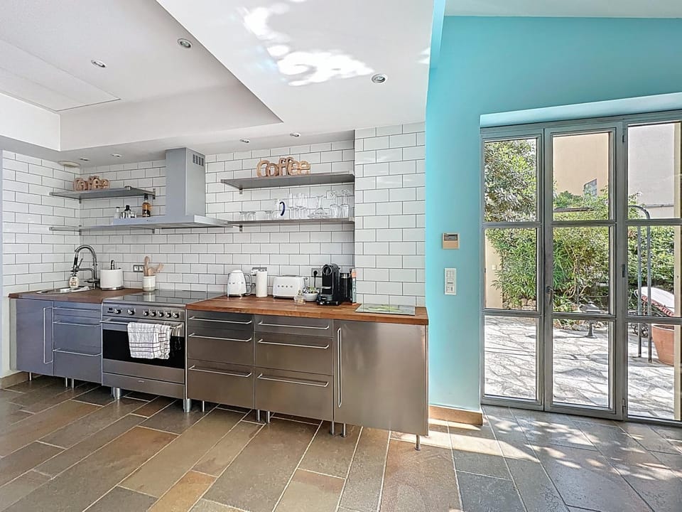 126m2 - maison plage, 3 chambres, 3 salles de bain Apartment in Cannes