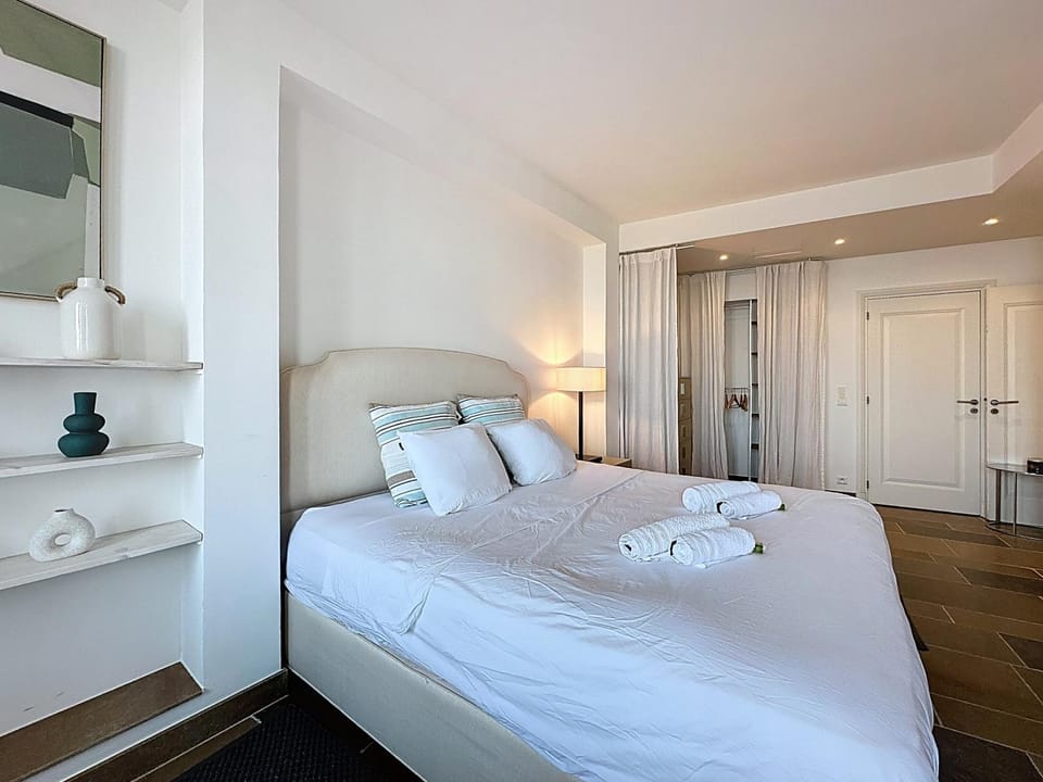 126m2 - maison plage, 3 chambres, 3 salles de bain Apartment in Cannes