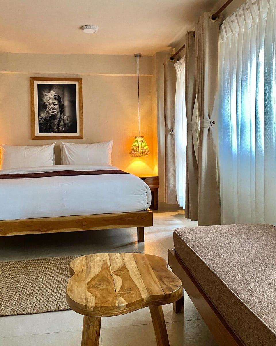 Photo of the whole room, Bedroom