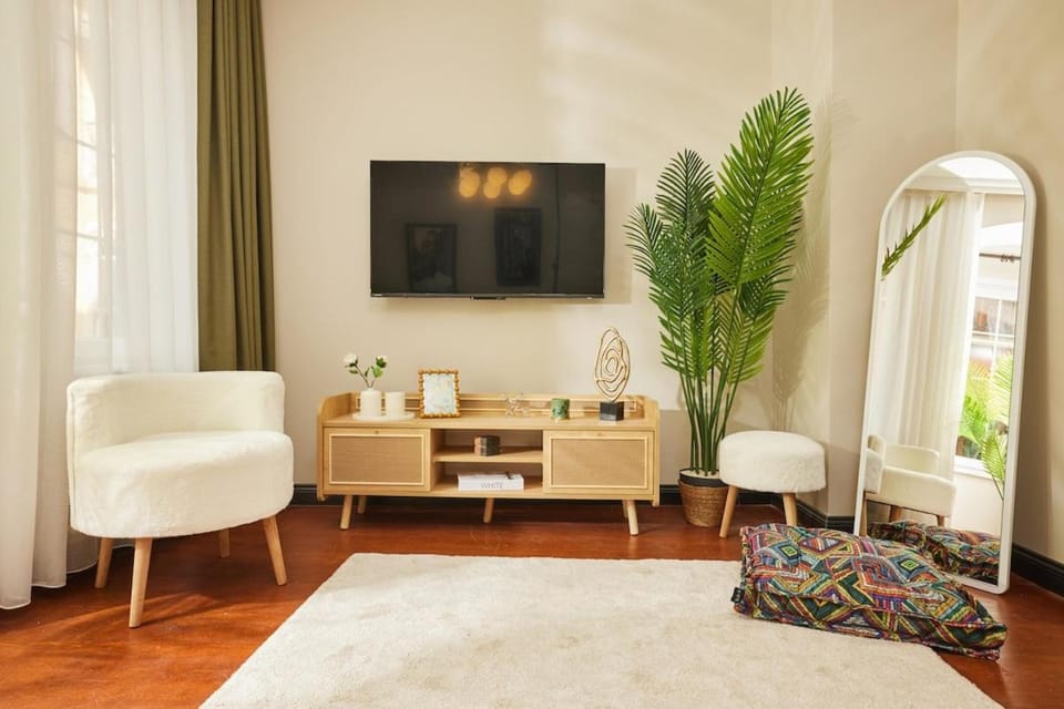 Communal lounge/ TV room, Living room