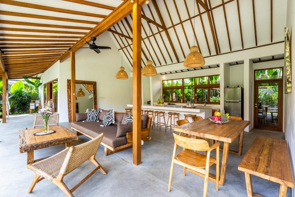 Living room, Seating area, Dining area, kitchen