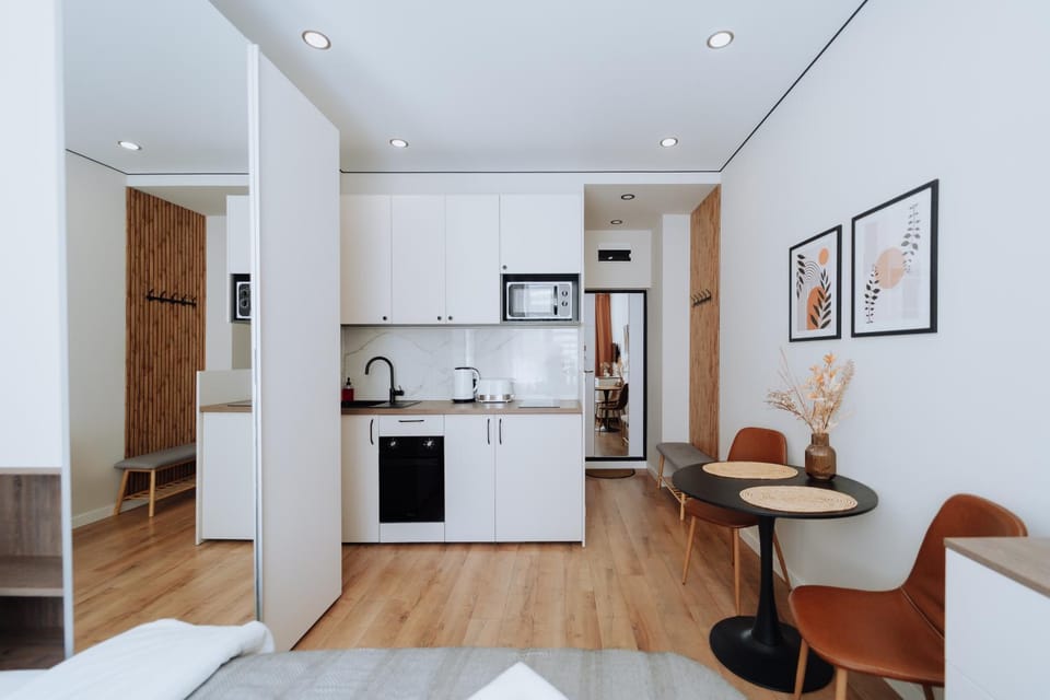 Coffee/tea facilities, Kitchen or kitchenette, Dining area, oven, pet friendly, stove, toaster