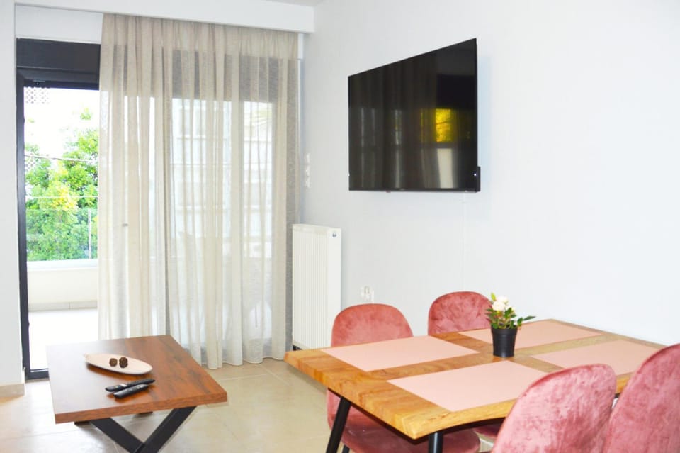 Living room, Seating area, Dining area