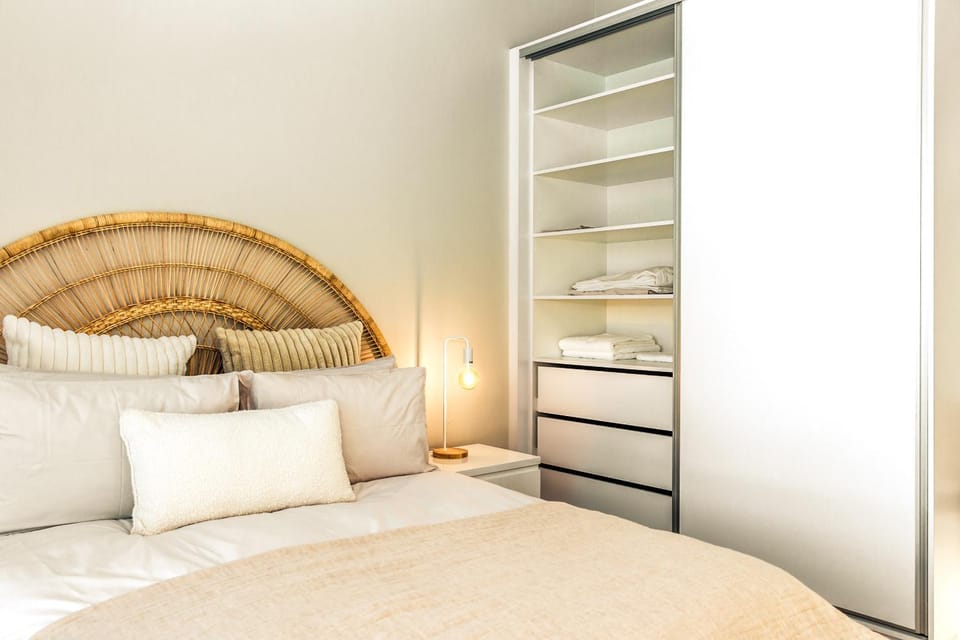 Bedroom, wardrobe