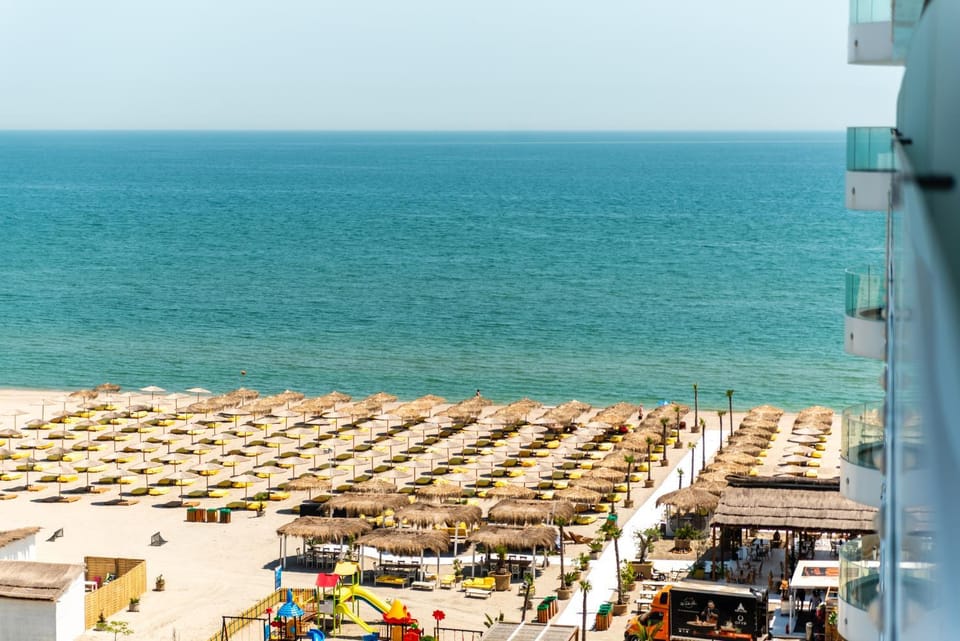 Beach View Studio Apartment in Constanta