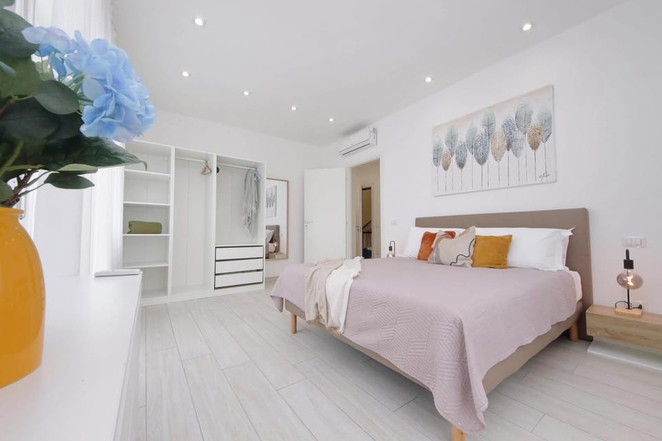 Eleganza Romana al Mare - Suite di Lusso & Metro Apartment in Ostia