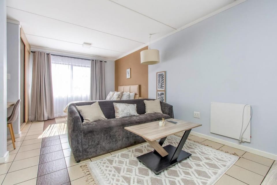 TV and multimedia, Living room, Seating area, internet