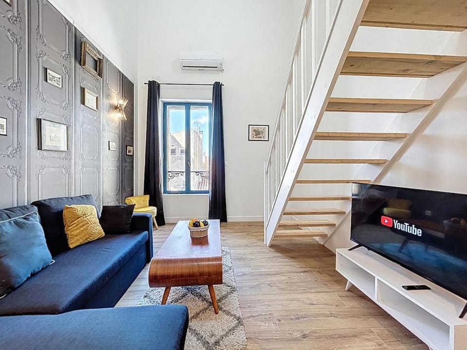 TV and multimedia, Living room, air conditioner