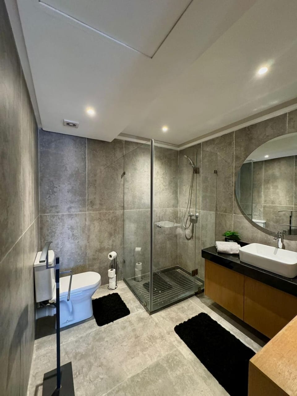 Shower, Toilet, Bathroom