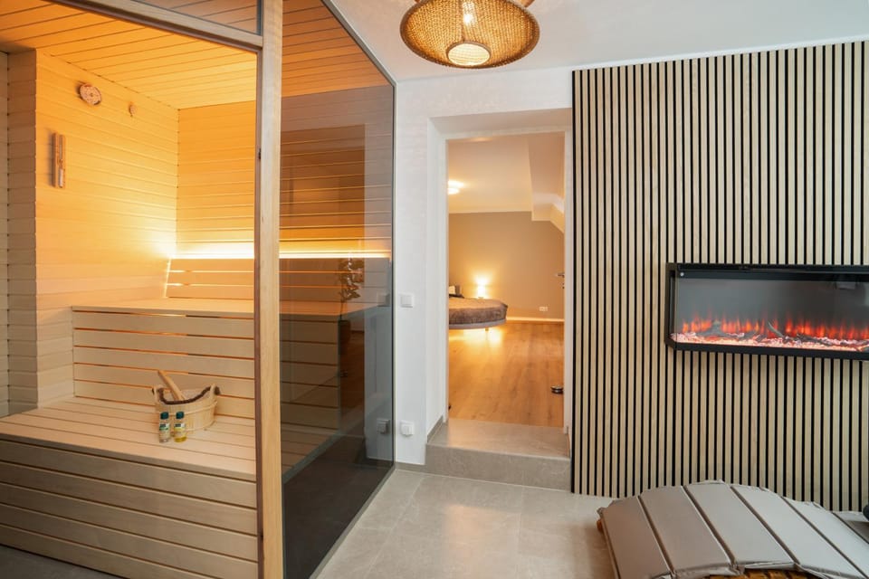 Sauna, fireplace, sunbed