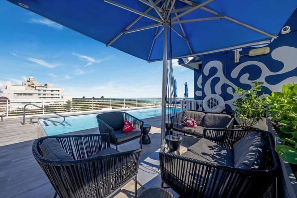 Balcony/Terrace, Pool view, Swimming pool