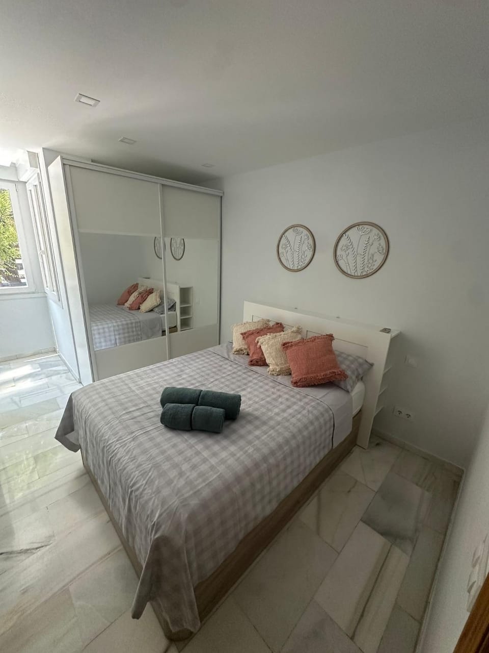 Bed, Photo of the whole room, Bedroom, wardrobe