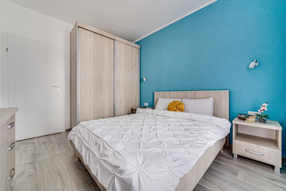 Bed, Photo of the whole room, Bedroom, wardrobe