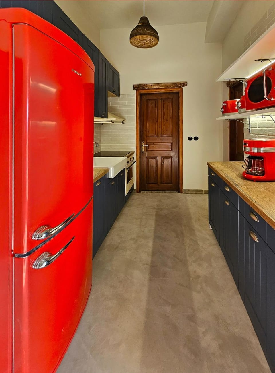 Kitchen or kitchenette, oven, stove