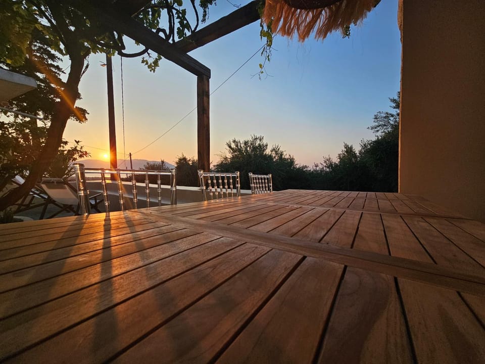 Natural landscape, View (from property/room), Balcony/Terrace, Sea view, Sunset