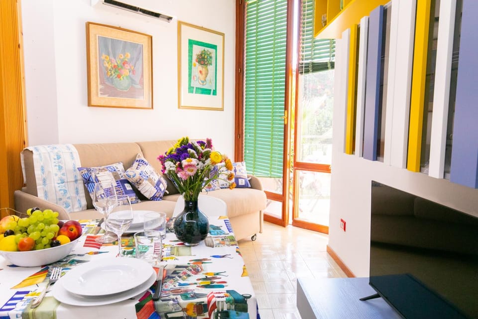 TV and multimedia, Balcony/Terrace, Living room, Dining area, air conditioner