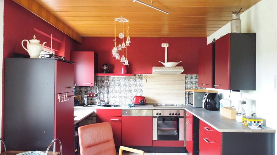 Kitchen or kitchenette, oven, stove