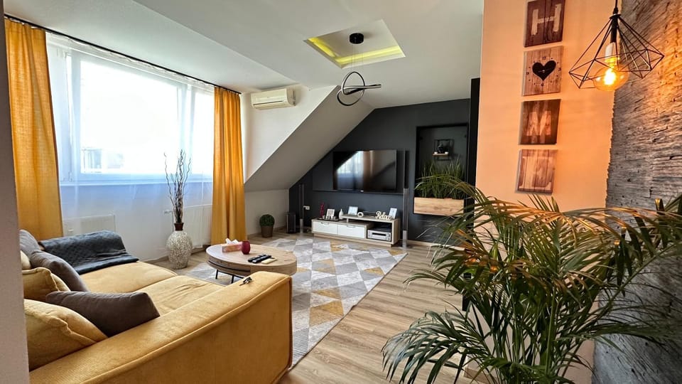 TV and multimedia, Living room, air conditioner
