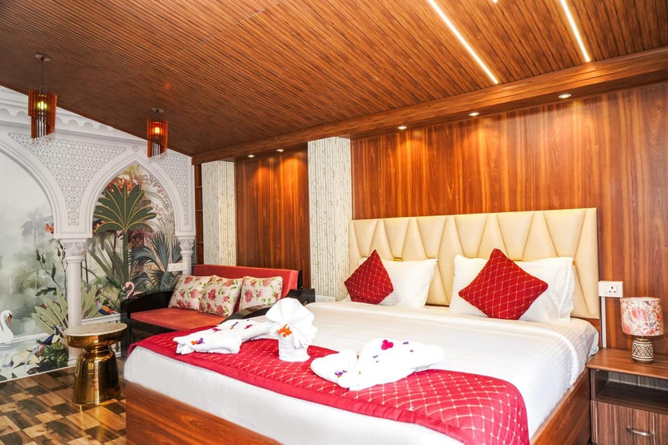 Photo of the whole room, Bedroom