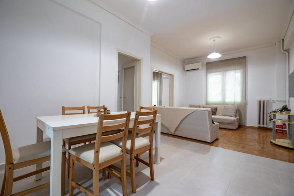 Phoebe 3BR apartment in Neos Kosmos by ΜΡS Apartment in Kallithea