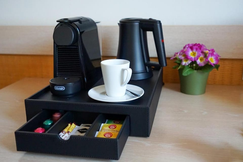 Coffee/tea facilities, Photo of the whole room