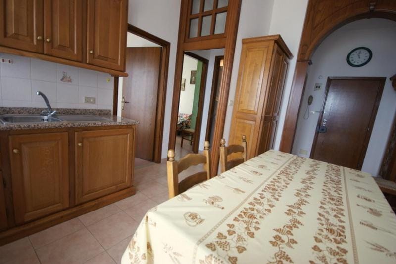 Kitchen or kitchenette, wardrobe