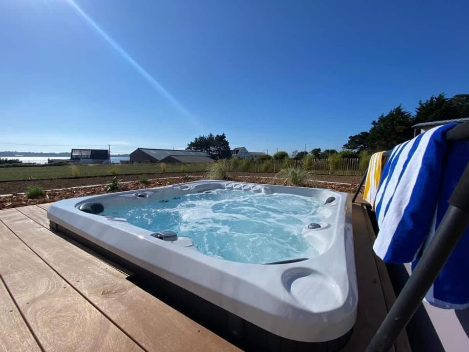 Hot Tub, Spa and wellness centre/facilities