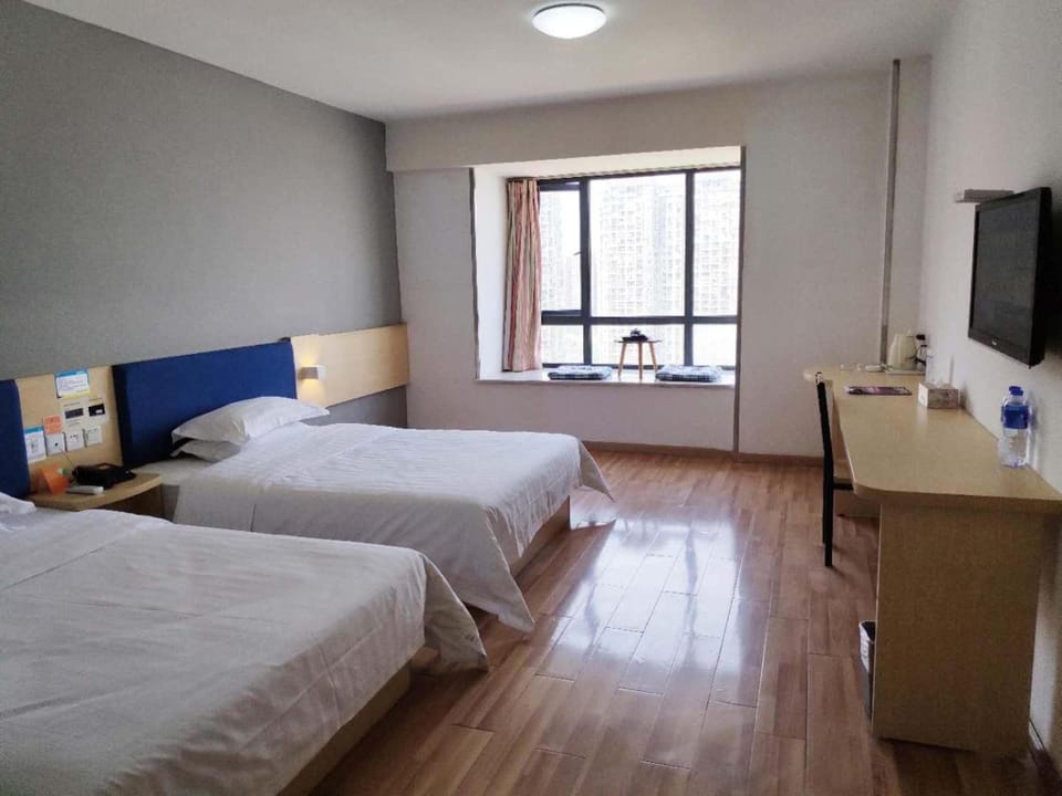 7Days Inn Chengdu Chengyu Interchange Station Hotel in Chengdu