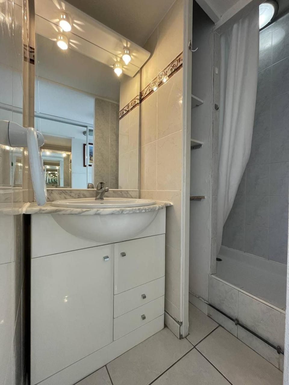 Shower, Bathroom
