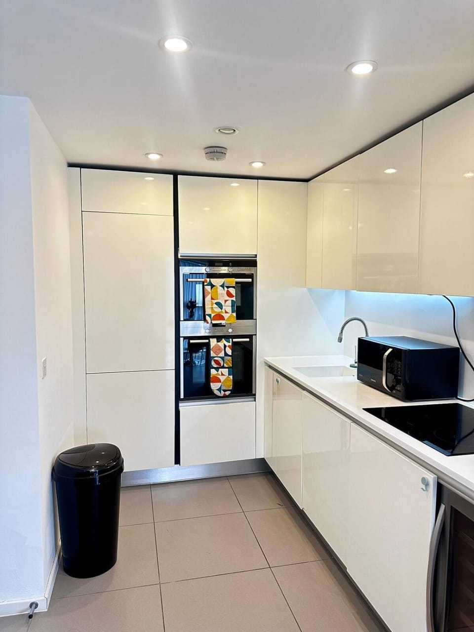 Modern flat Farringdon Apartment in London Borough of Islington