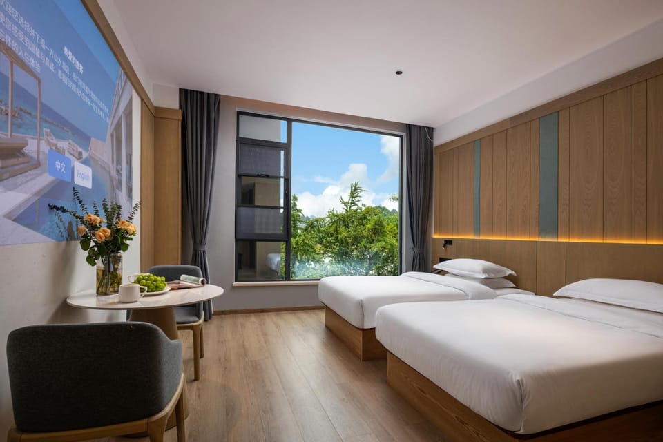 View (from property/room), Photo of the whole room