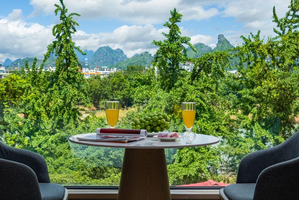 Dining area, Mountain view