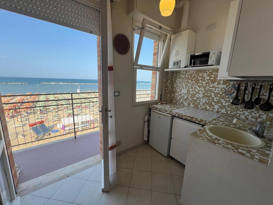 Natural landscape, View (from property/room), Balcony/Terrace, Dining area, Sea view, pet friendly, stove