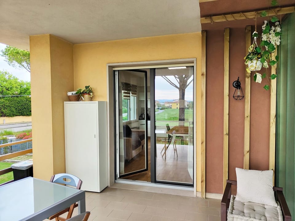 Day, View (from property/room), Balcony/Terrace, Seating area, Dining area, Garden view
