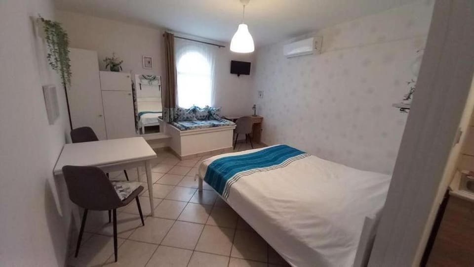 Fortuna Apartman Mini Apartment in Hungary